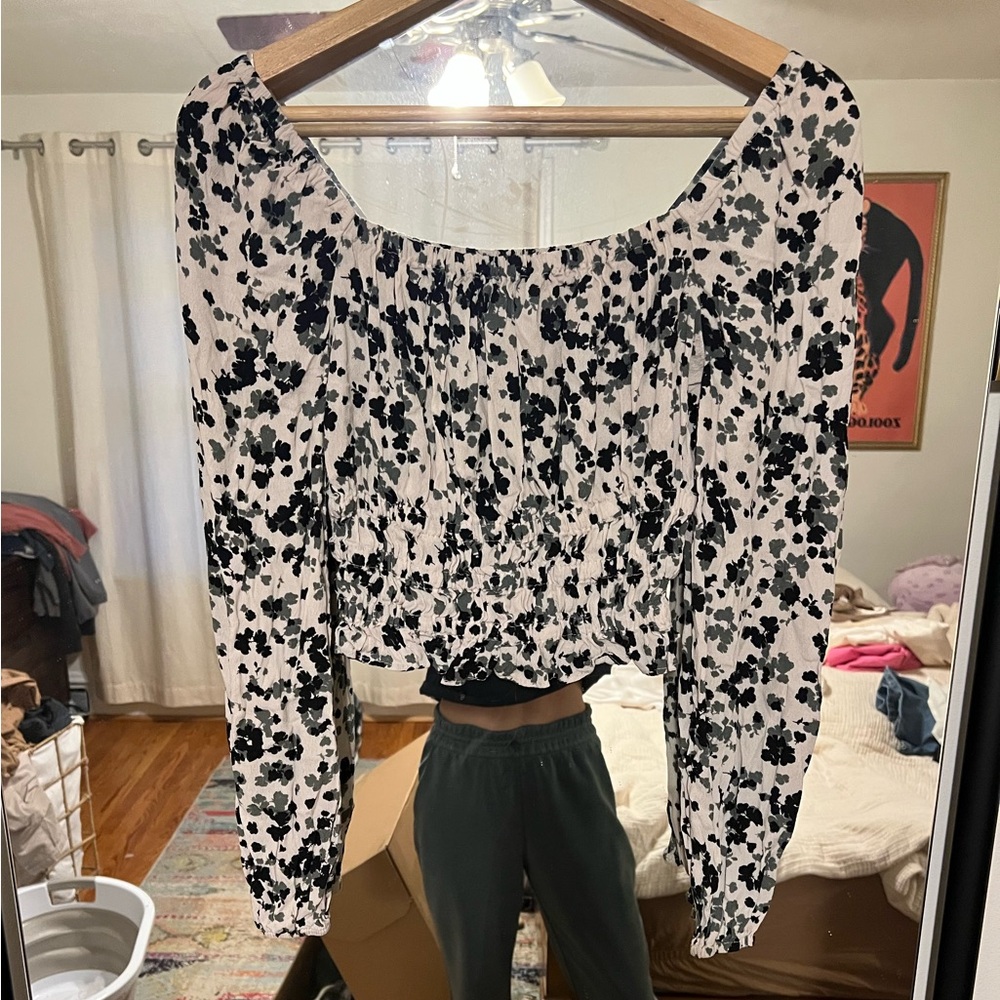 Astr the Label floral smocked crop top